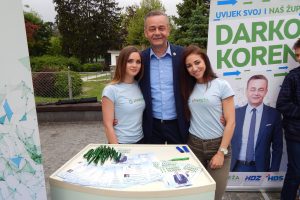 DARKO KOREN PROVEO PRIJEPODNE U DRUŽENJU S GRAĐANIMA NA KOPRIVNIČKOJ GRADSKOJ TRŽNICI