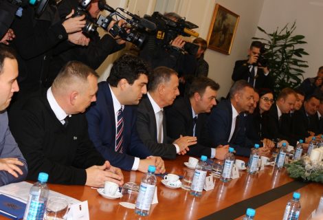 VJEKOSLAV MALETIĆ SUDJELOVAO NA RADNOM SASTANKU S PREDSJEDNICOM KOLINDOM GRABAR-KITAROVIĆ VJEKOSLAV MALETIĆ SUDJELOVAO NA RADNOM SASTANKU S PREDSJEDNICOM KOLINDOM GRABAR-KITAROVIĆ